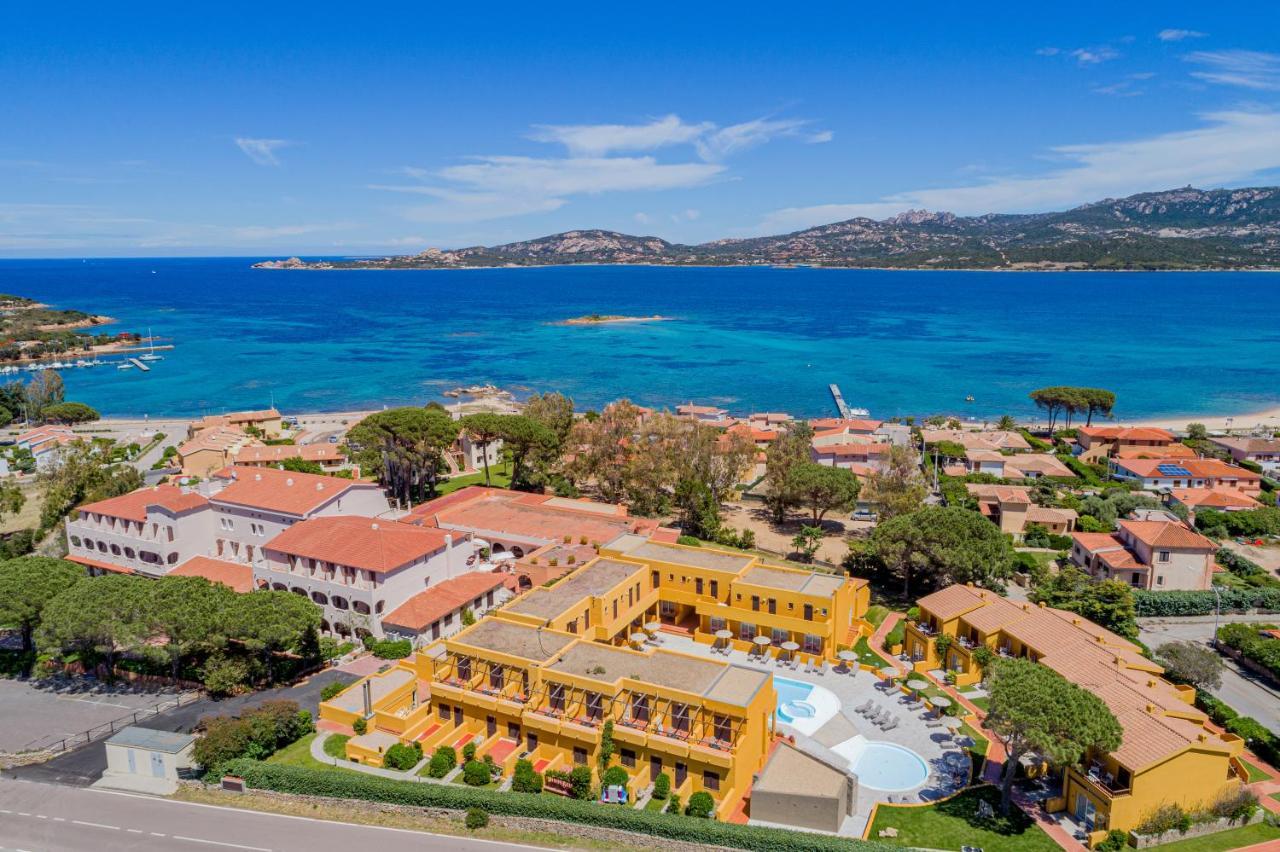Blu Laconia Village 4*