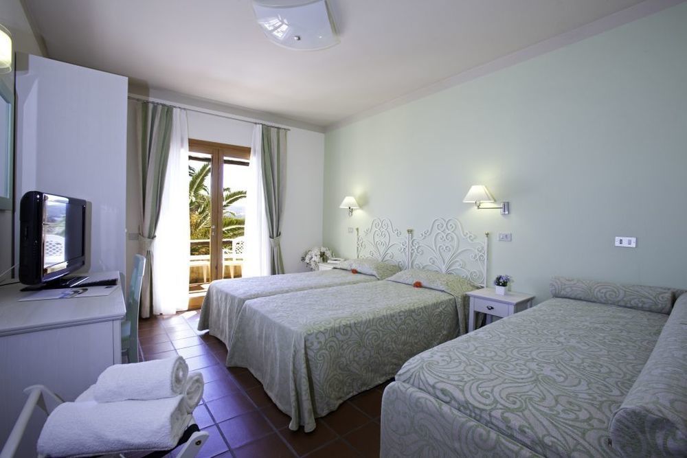 Blu Laconia Village Hotel Cannigione