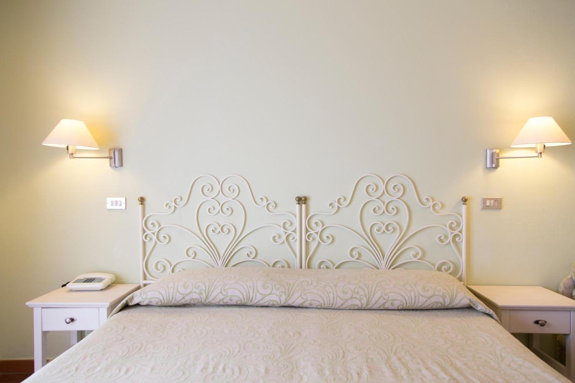 Blu Laconia Village Hotel 4*