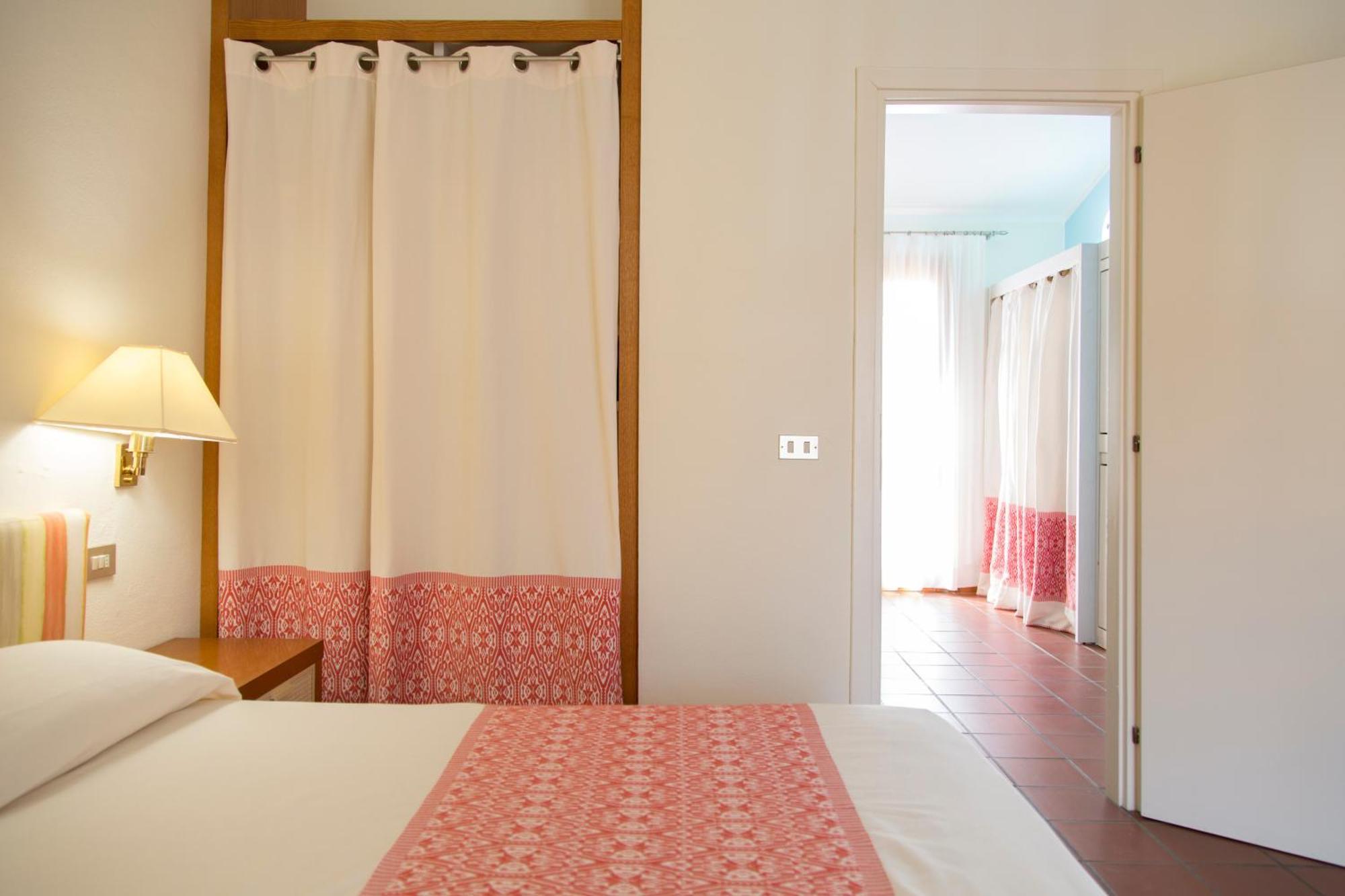 Blu Laconia Village Hotel