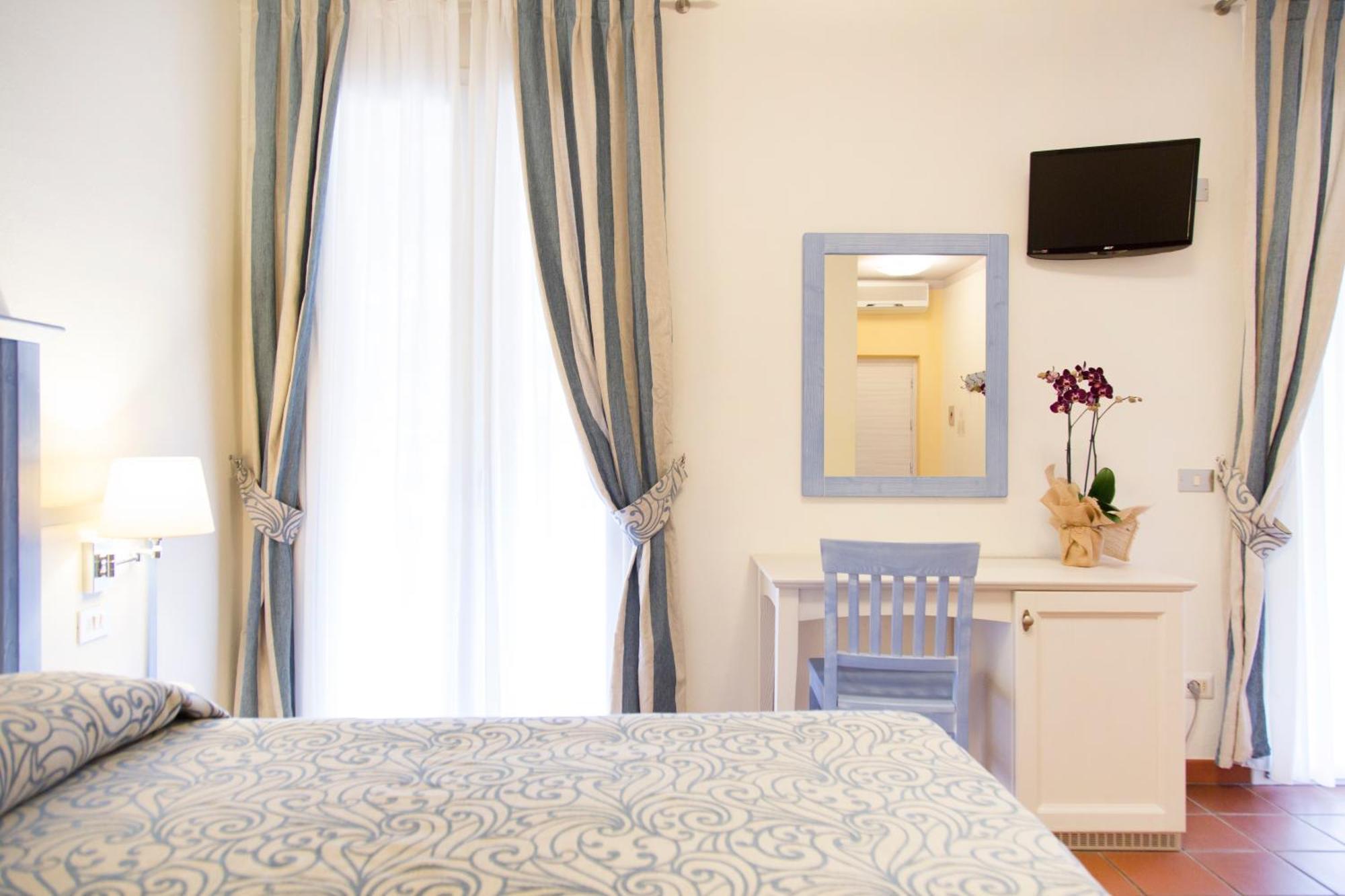 Blu Laconia Village Hotel