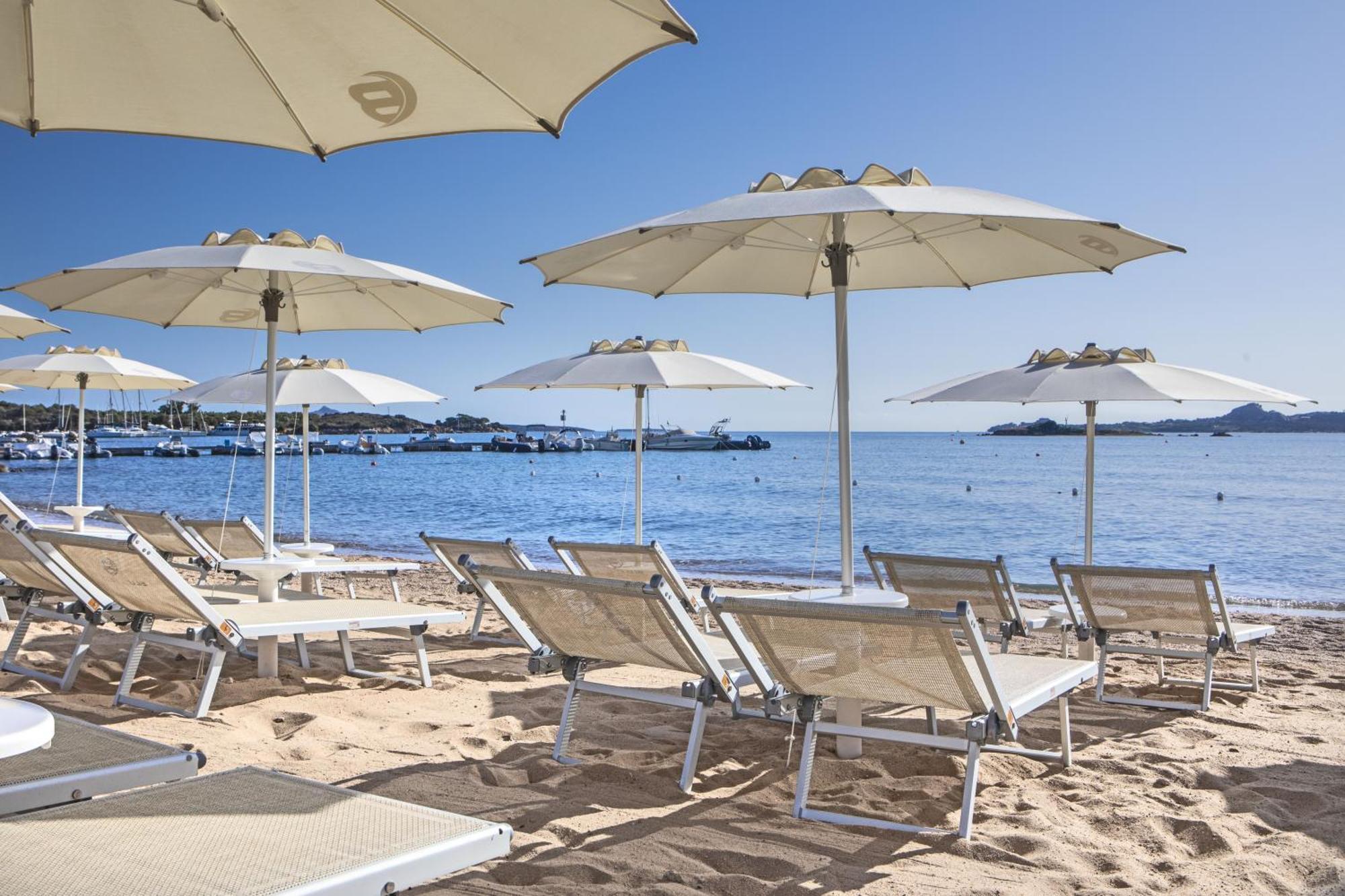 Blu Laconia Village Hotel 4*
