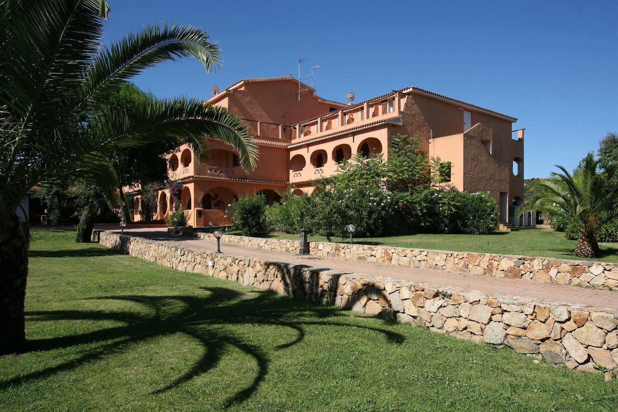 Blu Laconia Village 4*