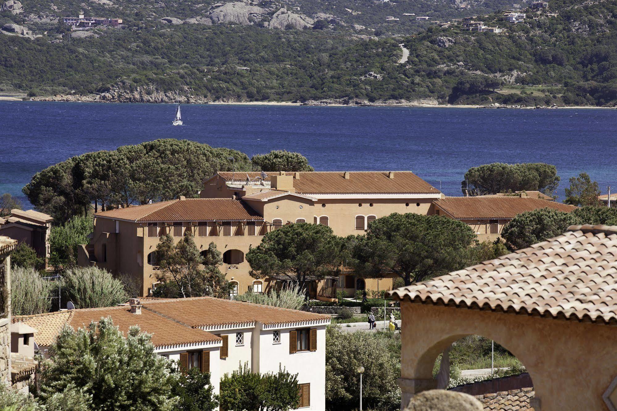 Blu Laconia Village Hotel 4*